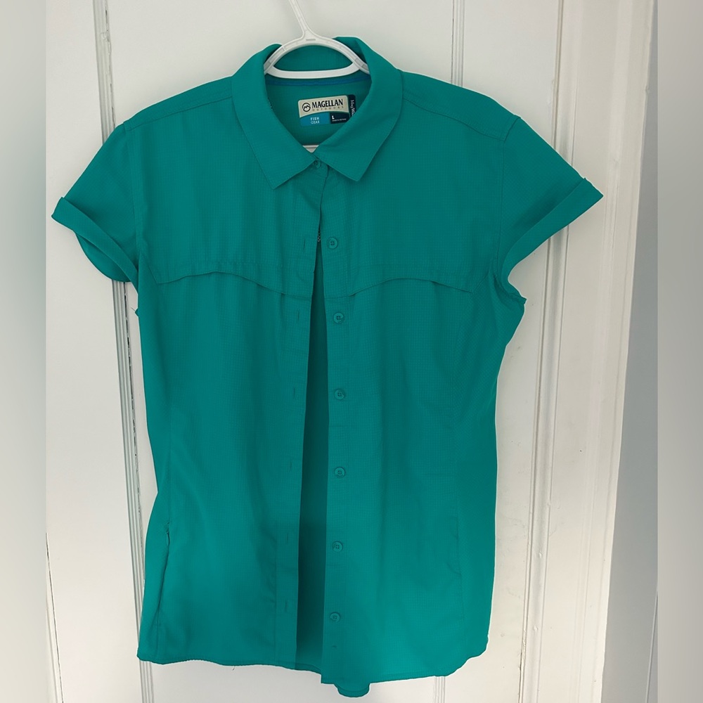 Magellan Outdoors fishing/hiking shirt